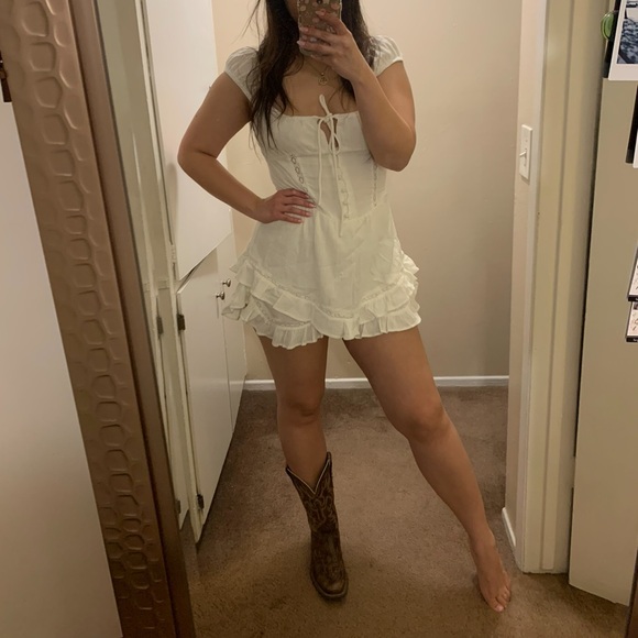 NWT✨ UO White Romper - M - Picture 4 of 6